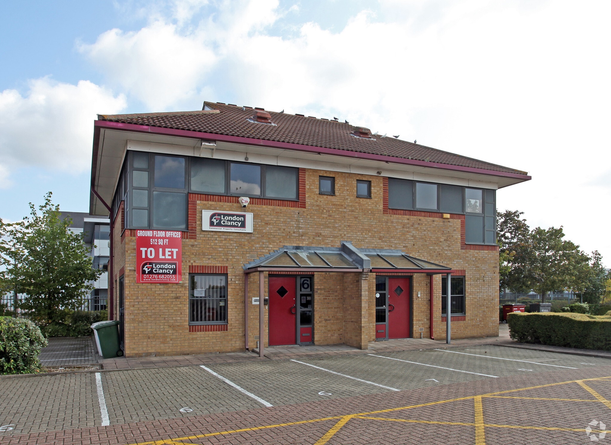 Tuscam Way, Camberley à louer Photo principale– Image 1 sur 10