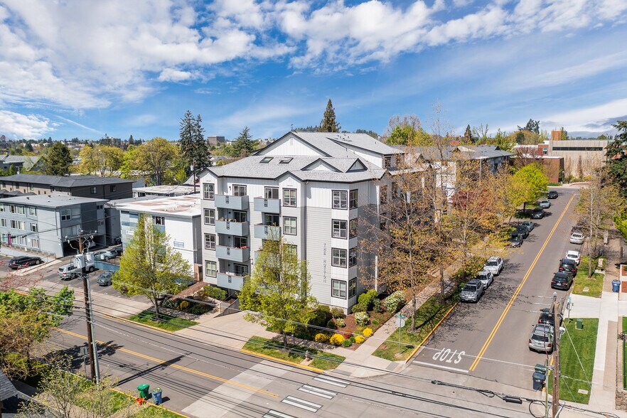 1888 Harris St, Eugene, OR à vendre - Photo de l’immeuble – Image 2 sur 10
