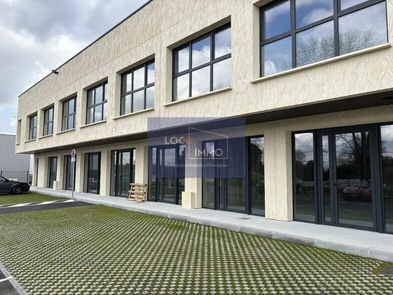 Bureau dans Pompignac à louer - Photo de l’immeuble – Image 1 sur 7