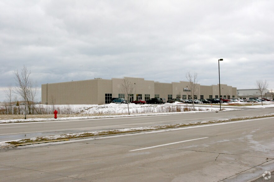4505-4515 S Taylor Dr, Sheboygan, WI à louer - Photo de l’immeuble – Image 2 sur 13