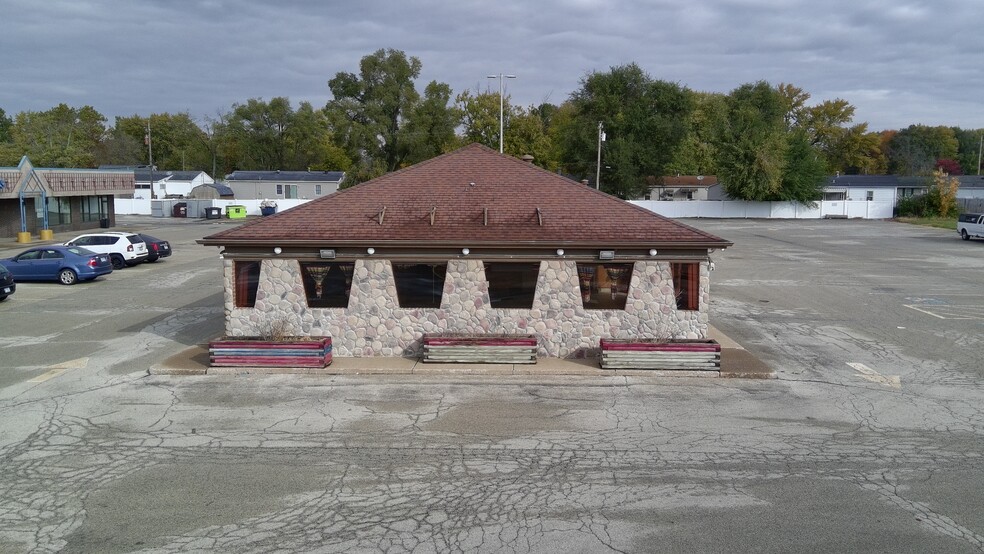 1315 W Garfield Ave, Peoria, IL à louer - Photo de l’immeuble – Image 2 sur 17