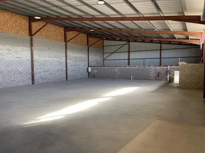 Local d’activités dans Cournonterral à louer - Photo de l’immeuble – Image 2 sur 5