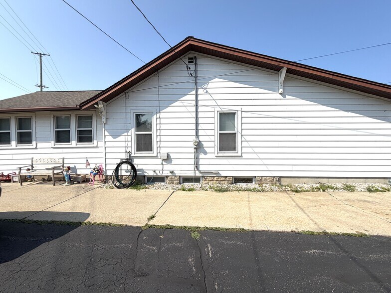 914 Blackhawk Blvd, South Beloit, IL à vendre - Photo de l’immeuble – Image 2 sur 5