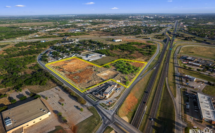 2221 Airport Dr, Wichita Falls, TX à vendre - Photo de l’immeuble – Image 1 sur 16