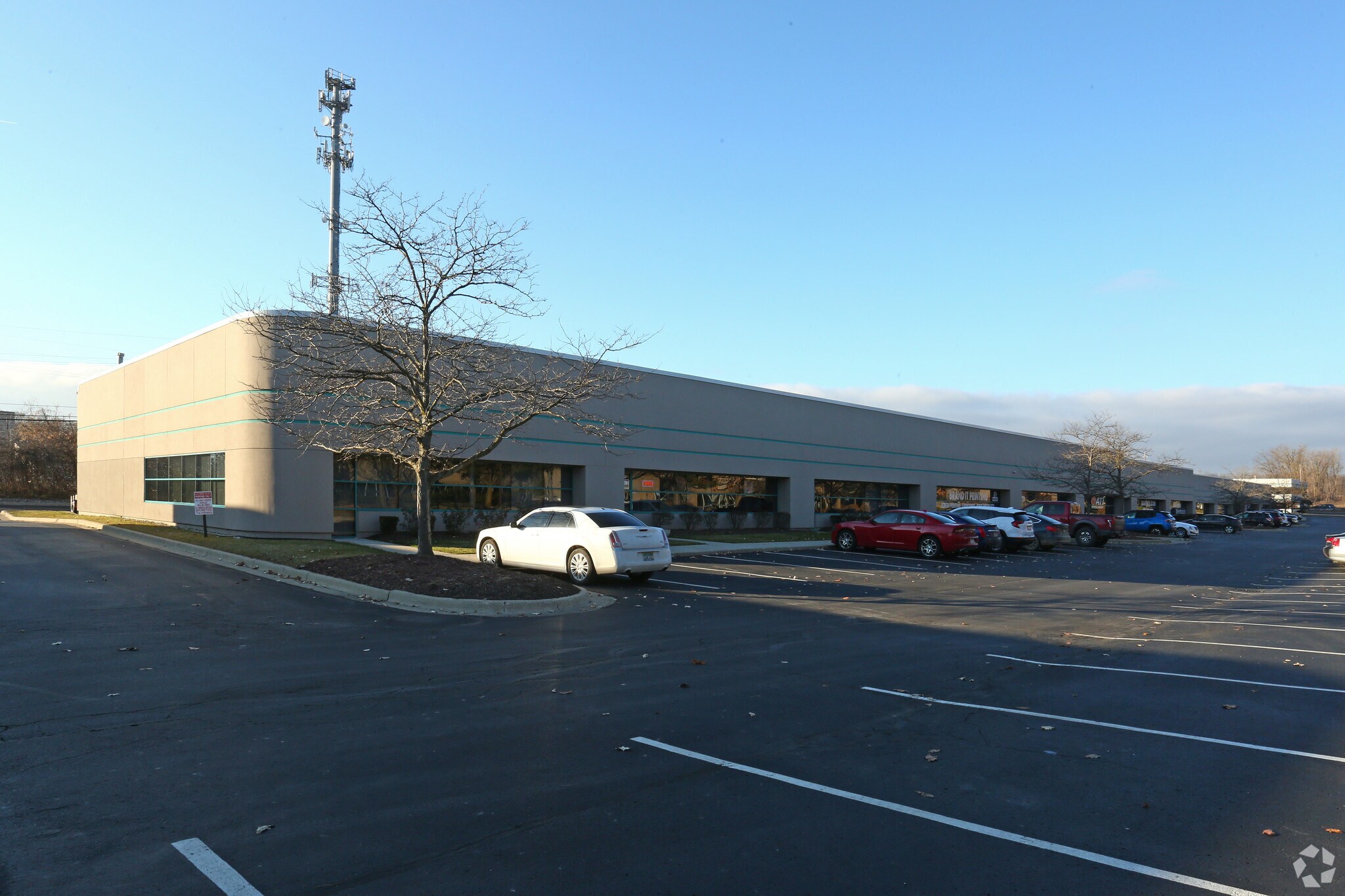 44099 Plymouth Oaks Blvd, Plymouth, MI à louer Photo principale– Image 1 sur 7