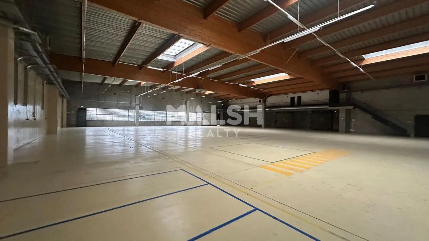 Bureau dans Décines-Charpieu à louer Photo intérieure– Image 1 sur 13