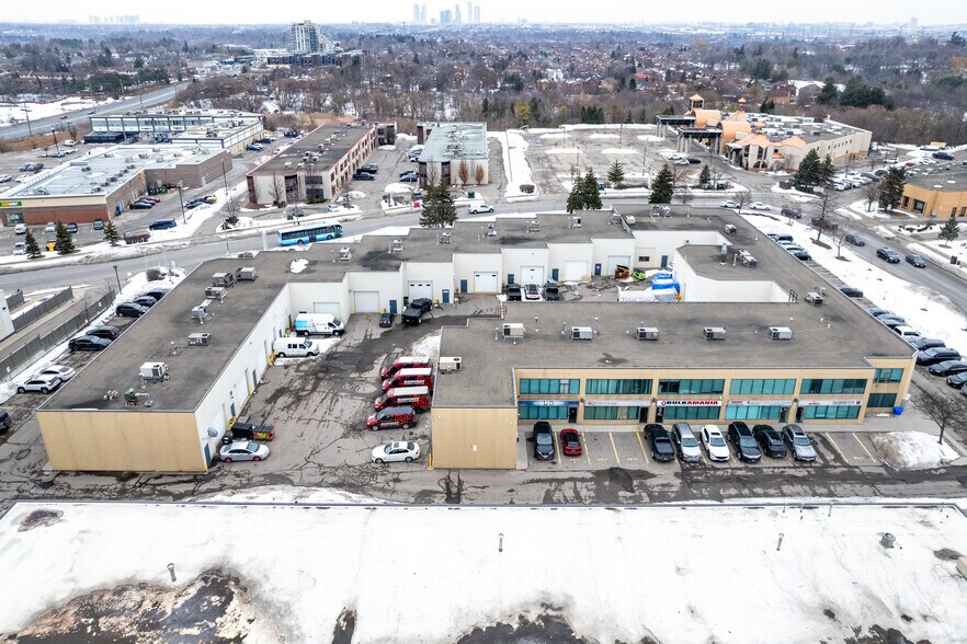 120 Woodstream Blvd, Vaughan, ON à louer - Photo de l’immeuble – Image 2 sur 2