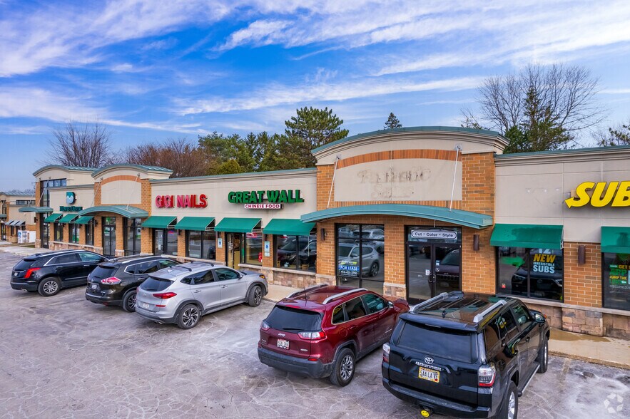 3930-3970 N Brookfield Rd, Brookfield, WI à louer - Photo de l’immeuble – Image 3 sur 7