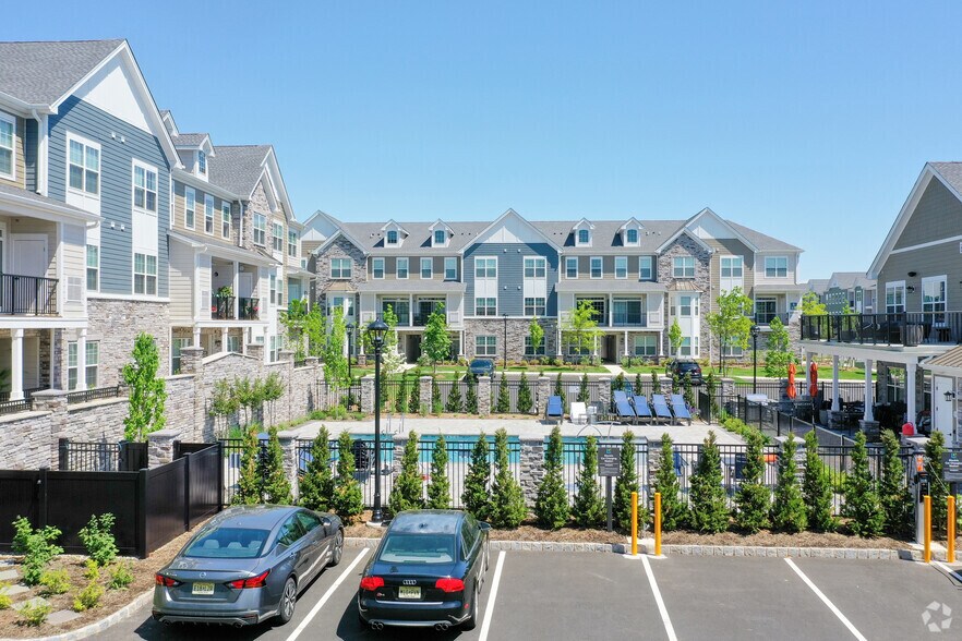 1 Housel Cir, Hillsborough, NJ à louer - Photo de l’immeuble – Image 3 sur 72