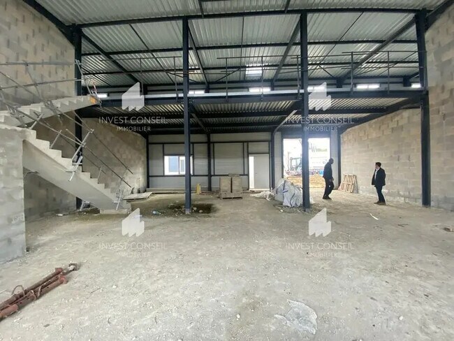 Plus de détails pour 8 Bis Grande Rue, Asnières-sur-Oise - Local d'activités à louer