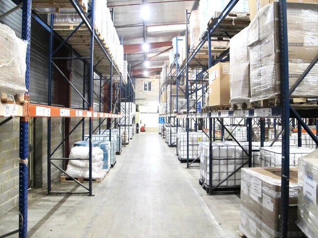 Plus de détails pour Industriel/Logistique à louer