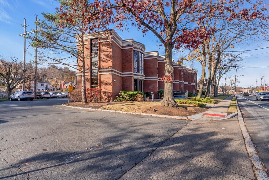 165 E Main St, Denville, NJ à vendre - Photo de l’immeuble – Image 2 sur 29