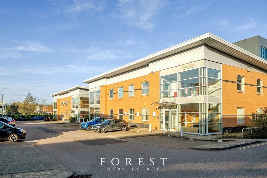 Centennial Ave, Borehamwood à vendre - Photo de l’immeuble – Image 1 sur 29