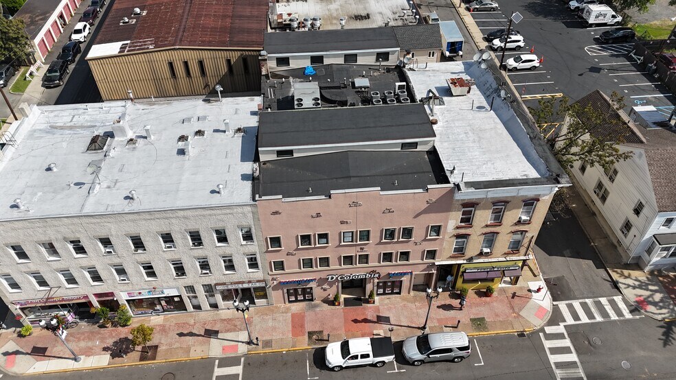 214 Somerset St, North Plainfield, NJ à vendre - Photo de l’immeuble – Image 2 sur 4