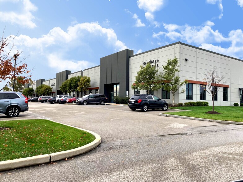 633-645 Spirit Valley Central Dr, Chesterfield, MO à vendre - Photo principale – Image 1 sur 12