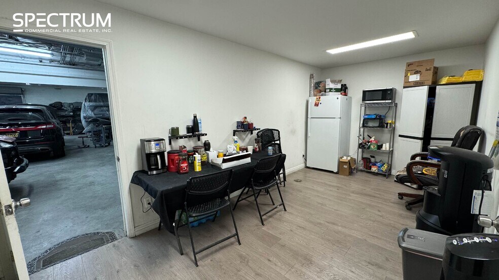 7635 Tobias Ave, Van Nuys, CA à louer - Photo de l’immeuble – Image 3 sur 8