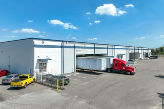 Plus de détails pour 2700-2716 Hazelhurst Ave, Orlando, FL - Industriel/Logistique à louer