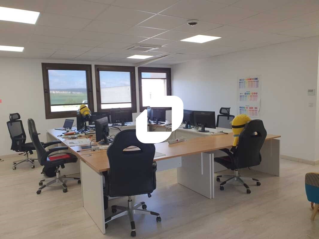 Bureau dans Orgeval à louer Photo intérieure– Image 1 sur 8