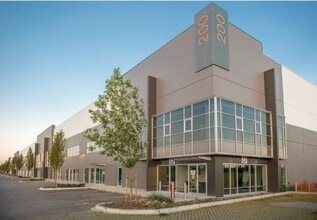 19055 Airport Way, Pitt Meadows, BC à louer Photo de l’immeuble– Image 1 sur 3