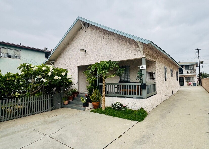 1021 E 12th St, Long Beach, CA à vendre - Photo de l’immeuble – Image 3 sur 14