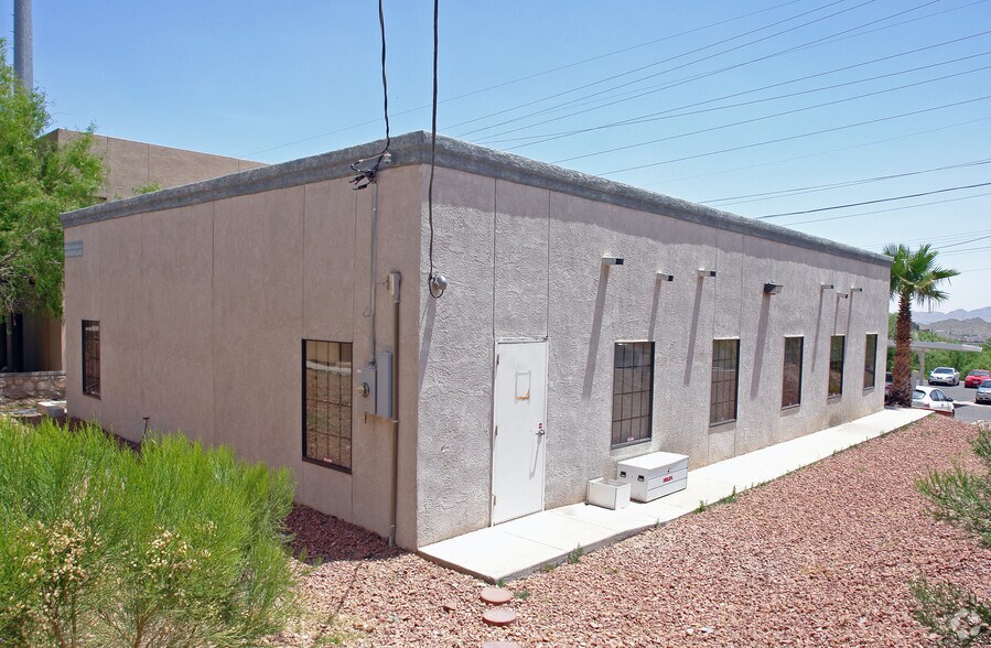 116 W Castellano Dr, El Paso, TX à vendre - Photo de l’immeuble – Image 2 sur 2