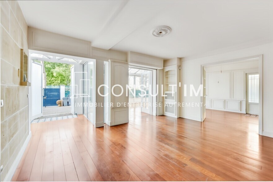 Boulevard Vital Bouhot, Neuilly-sur-Seine à vendre - Photo de l’immeuble – Image 2 sur 9