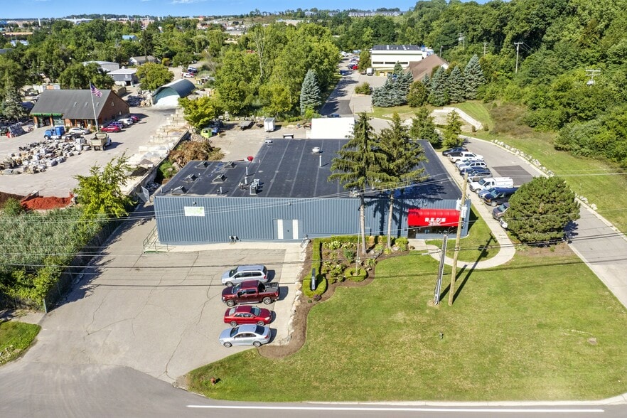 4800 Joslyn Rd, Lake Orion, MI à vendre - Aérien – Image 1 sur 135
