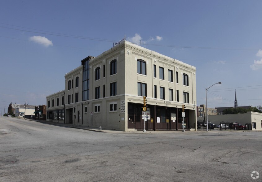 101 S Jennings Ave, Fort Worth, TX à louer - Photo principale – Image 1 sur 7