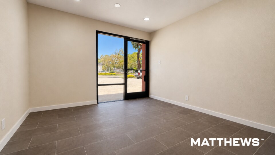 21087 Cabot Blvd, Hayward, CA à louer - Photo de l’immeuble – Image 3 sur 6