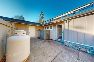 3610 Ensign Rd NE, Olympia, WA à vendre Photo de l’immeuble– Image 2 sur 30