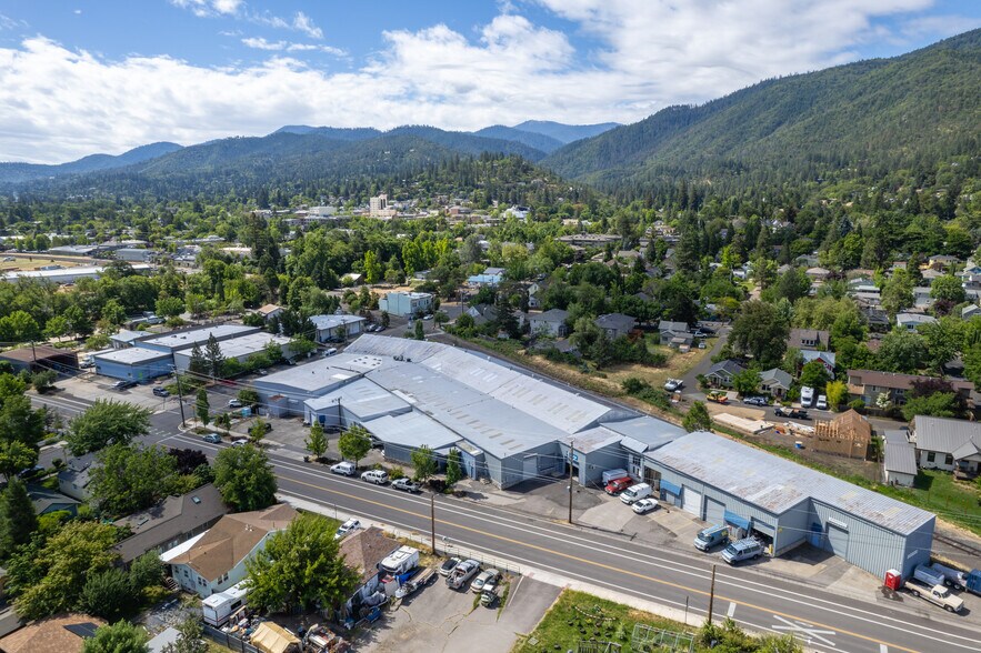 255 Helman St, Ashland, OR à vendre - Photo de l’immeuble – Image 3 sur 3