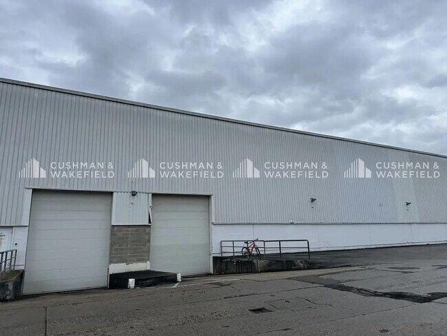 Plus de détails pour Industriel/Logistique à louer