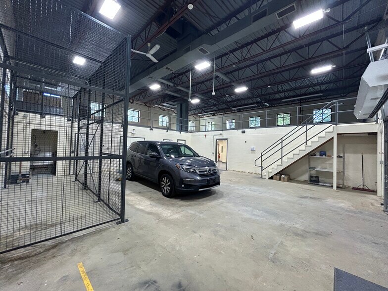 7 Kane Industrial Dr, Hudson, MA à louer - Photo intérieure – Image 3 sur 7