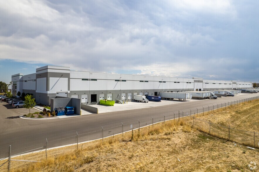 5303 Havana St, Denver, CO à louer - Photo de l’immeuble – Image 2 sur 6