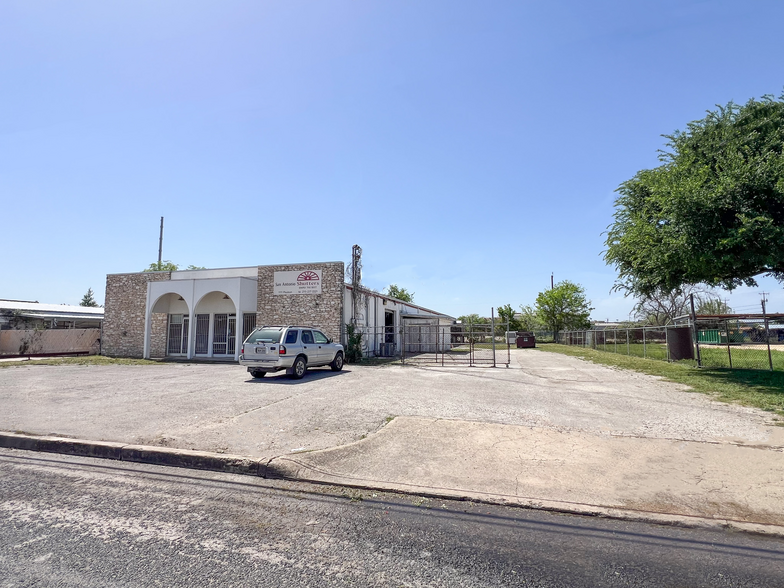 1111 Paulsun St, San Antonio, TX à louer - Photo de l’immeuble – Image 1 sur 7