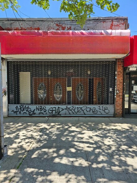 6802-6828 Fresh Meadow Ln, Fresh Meadows, NY à louer - Photo de l’immeuble – Image 2 sur 3