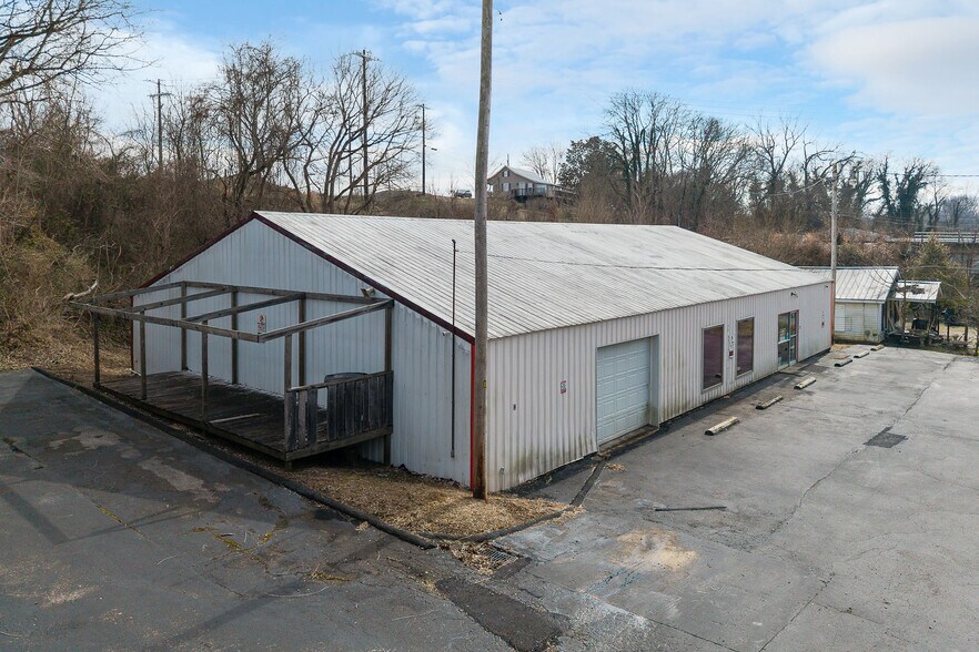 170 Mayberry St, Sparta, TN à louer - Photo de l’immeuble – Image 3 sur 23