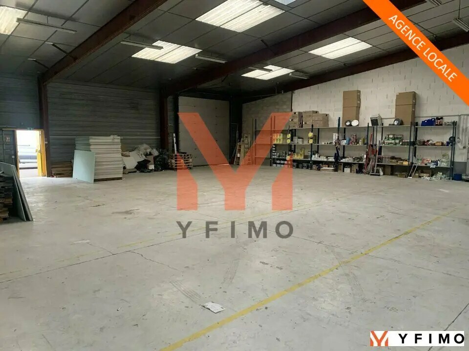 Local d’activités dans Ecquevilly à louer Photo de l’immeuble– Image 1 sur 4