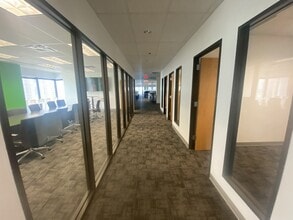1700 Pacific Ave, Dallas, TX à louer Photo intérieure– Image 2 sur 11
