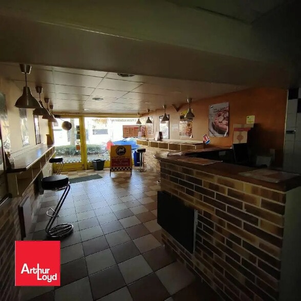 Local commercial dans Luisant à vendre - Photo de l’immeuble – Image 2 sur 3