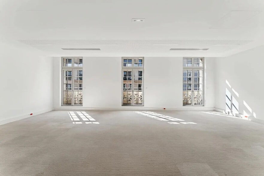 60 Rue Jouffroy D'Abbans, Paris à louer - Photo de l’immeuble – Image 1 sur 27