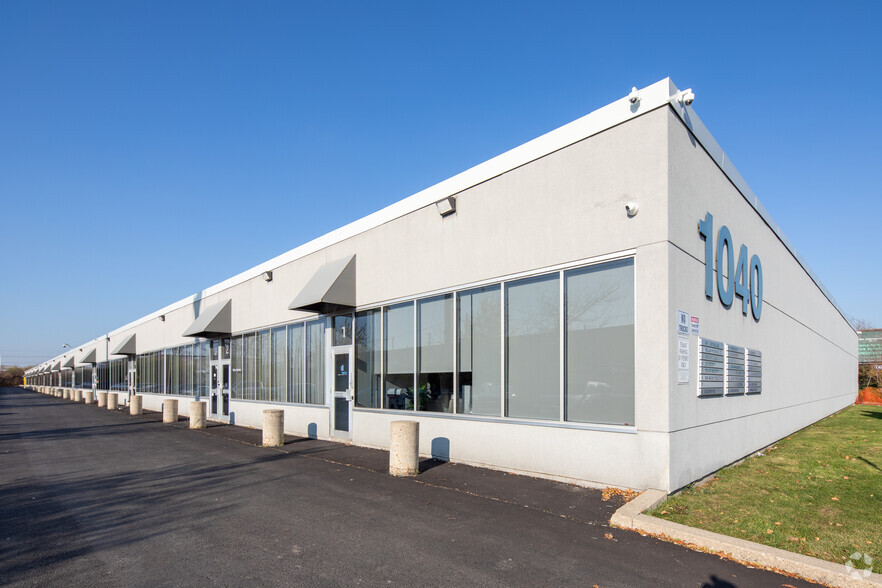 1040 Martin Grove Rd, Toronto, ON à louer - Photo de l’immeuble – Image 2 sur 33