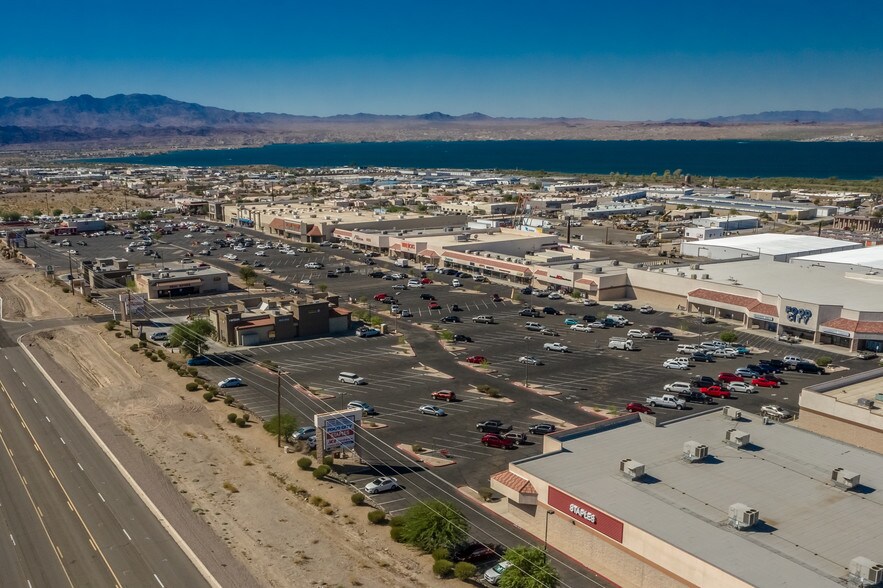 1799 Kiowa Ave N, Lake Havasu City, AZ à louer - Photo de l’immeuble – Image 3 sur 6