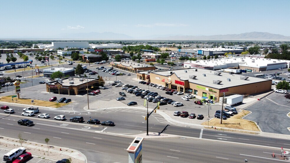 957 N Main St, Layton, UT à louer - Photo de l’immeuble – Image 3 sur 8