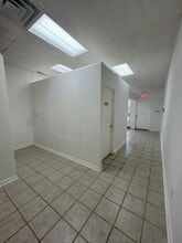 2405 E Graves Ave, Orange City, FL à louer Photo de l’immeuble– Image 1 sur 3
