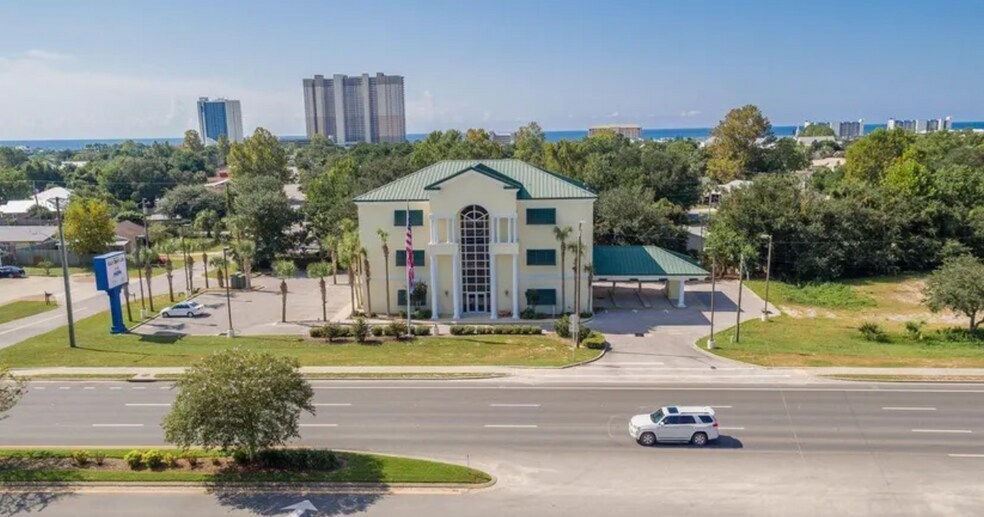 16901 panama city beach Pky, Panama City Beach, FL à vendre - Photo de l’immeuble – Image 1 sur 27