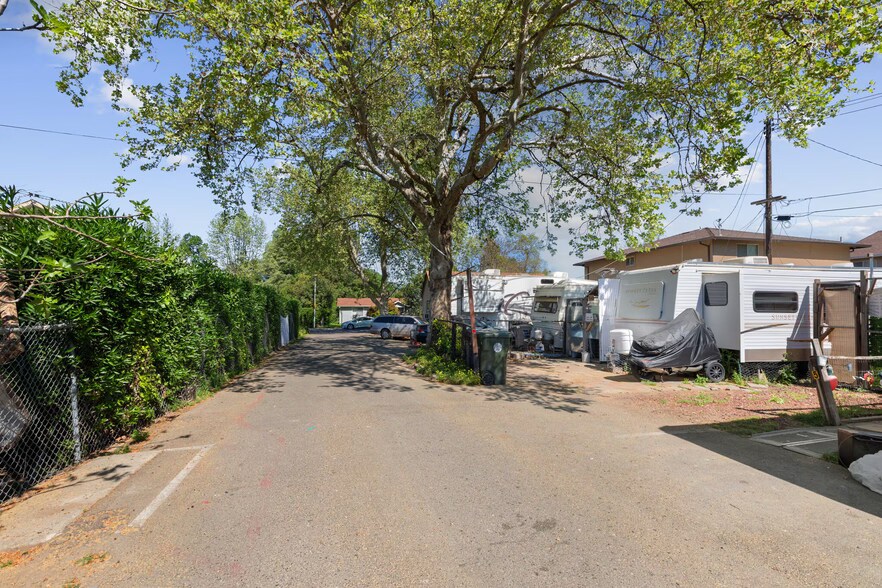 420 Cleveland Ave, Sacramento, CA à vendre - Photo de l’immeuble – Image 3 sur 4