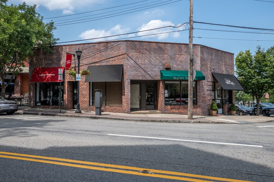 1875 Palmer Ave, Larchmont, NY à louer - Photo de l’immeuble – Image 1 sur 6