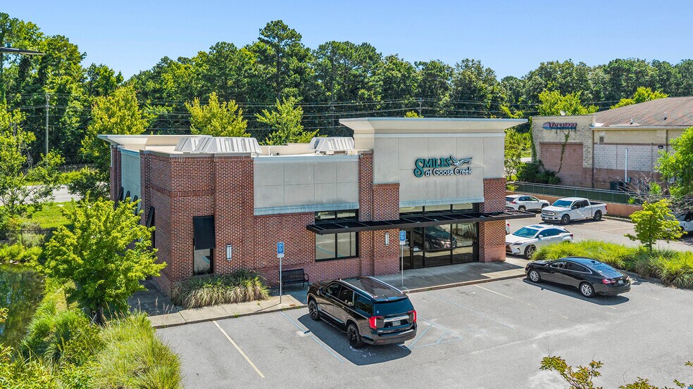 615 Saint James Ave, Goose Creek, SC à vendre - Photo de l’immeuble – Image 3 sur 3