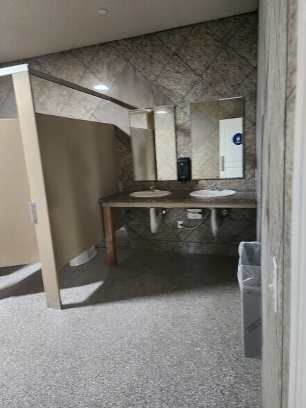 356 E Avenue K6 Ave, Lancaster, CA à vendre - Photo de l’immeuble – Image 3 sur 14